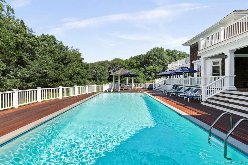 19 Jagger Lane Westhampton, NY 11977