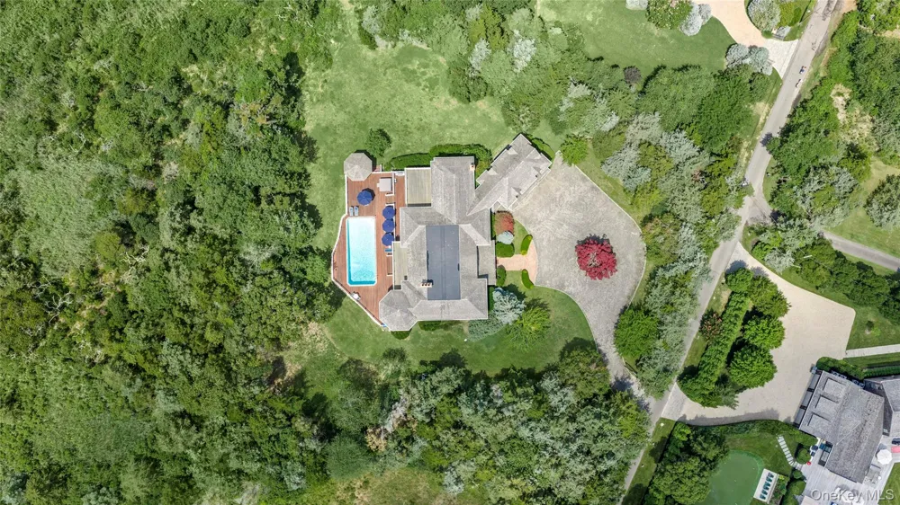 19 Jagger Lane Westhampton, NY 11977