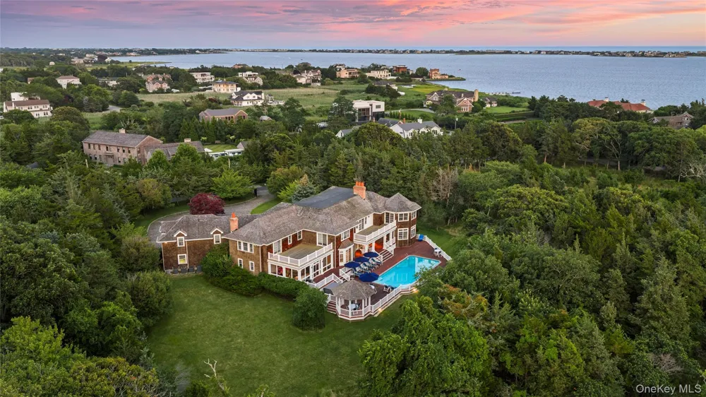 19 Jagger Lane Westhampton, NY 11977