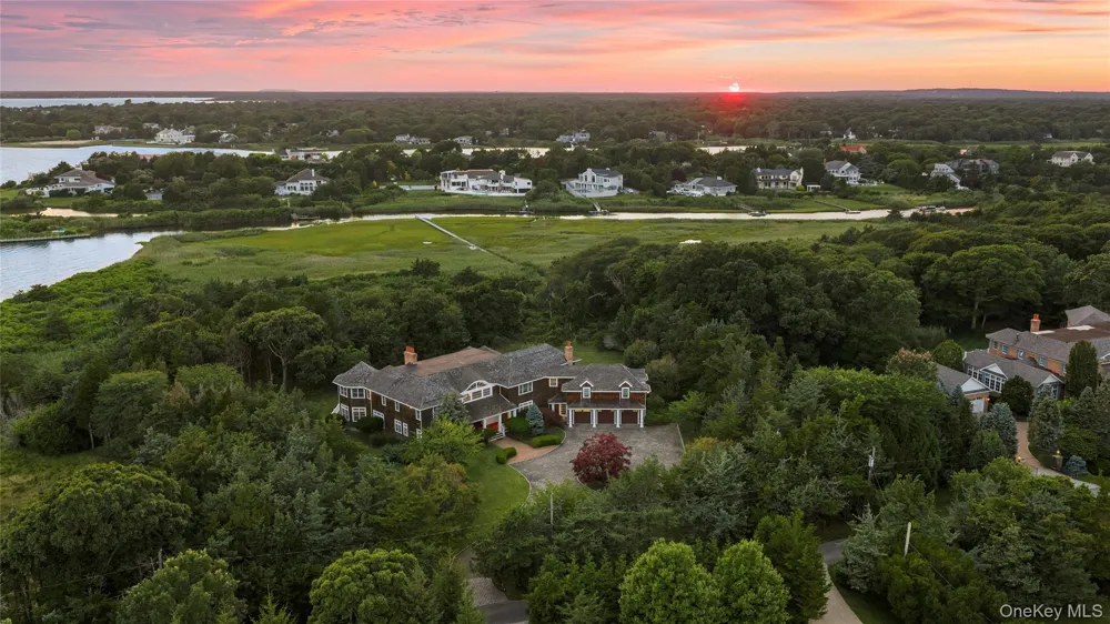 19 Jagger Lane Westhampton, NY 11977