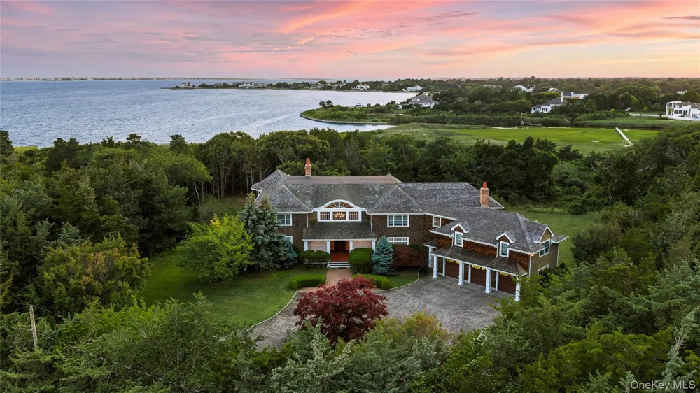19 Jagger Lane Westhampton, NY 11977