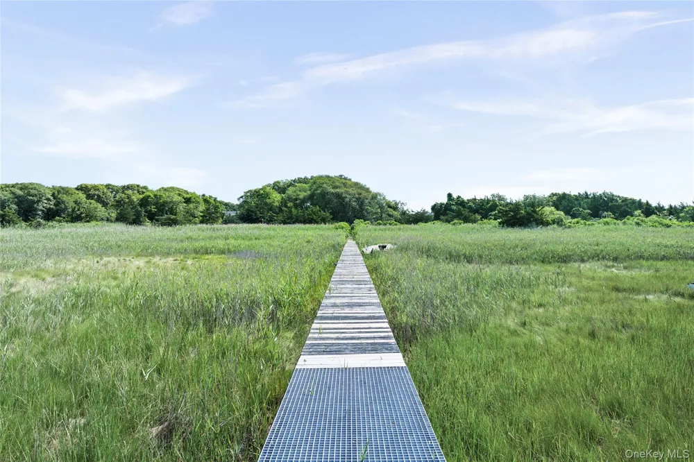 19 Jagger Lane Westhampton, NY 11977
