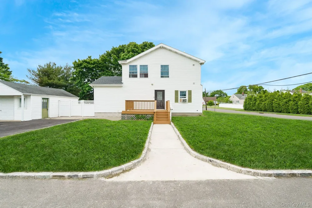 72 Peckham Avenue Islip, NY 11751