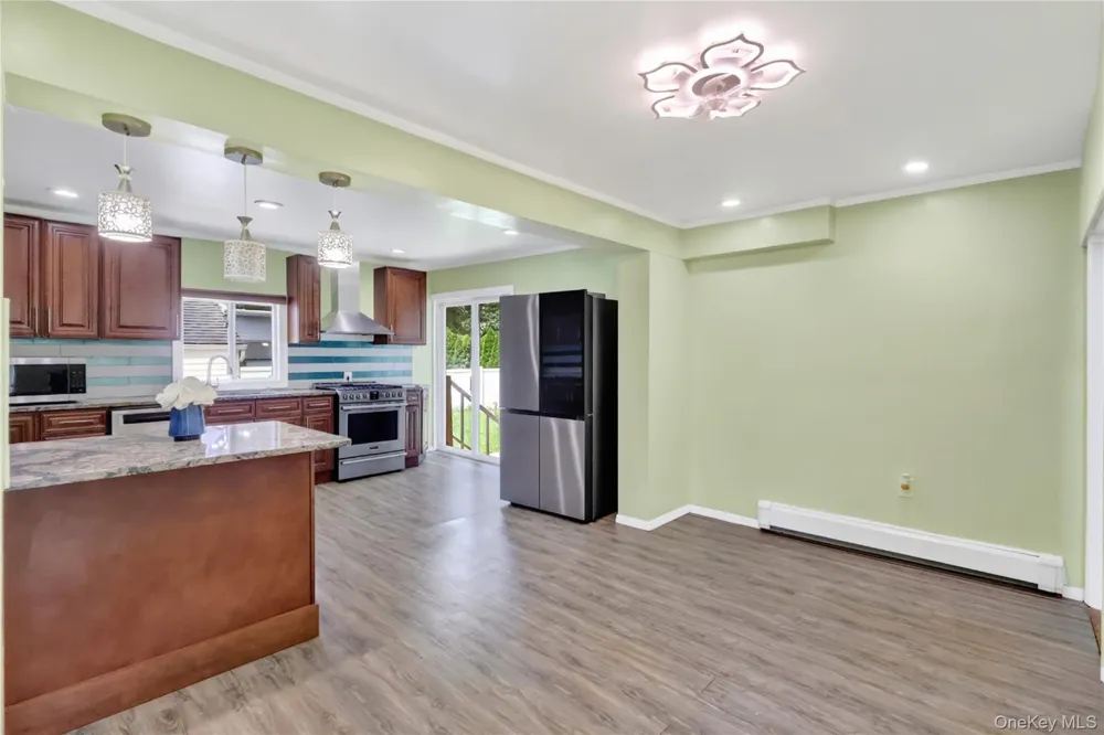 72 Peckham Avenue Islip, NY 11751