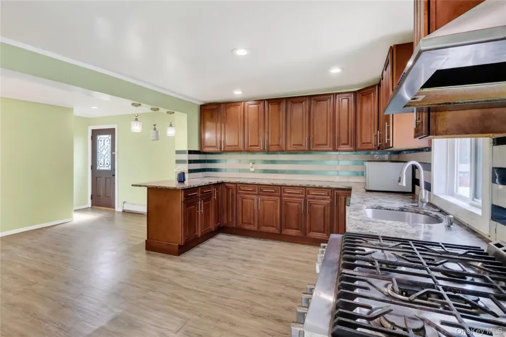 72 Peckham Avenue Islip, NY 11751