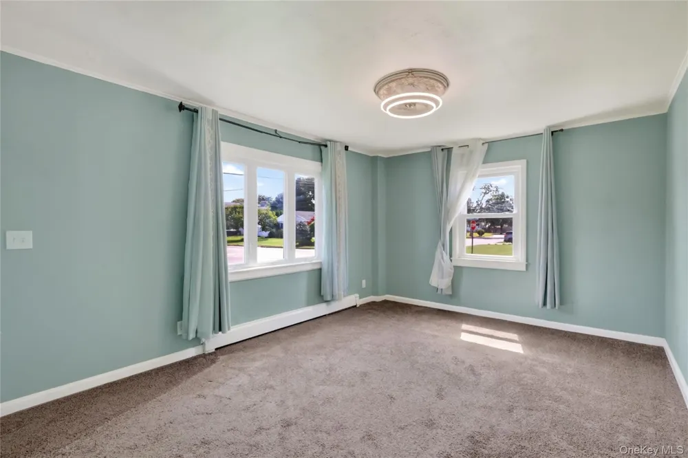 72 Peckham Avenue Islip, NY 11751