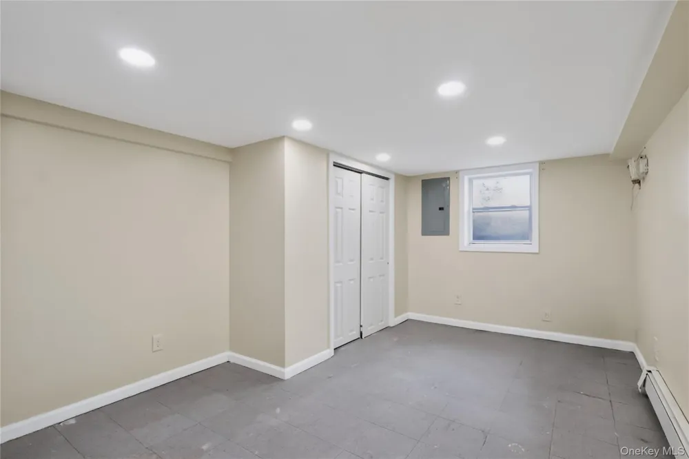 72 Peckham Avenue Islip, NY 11751