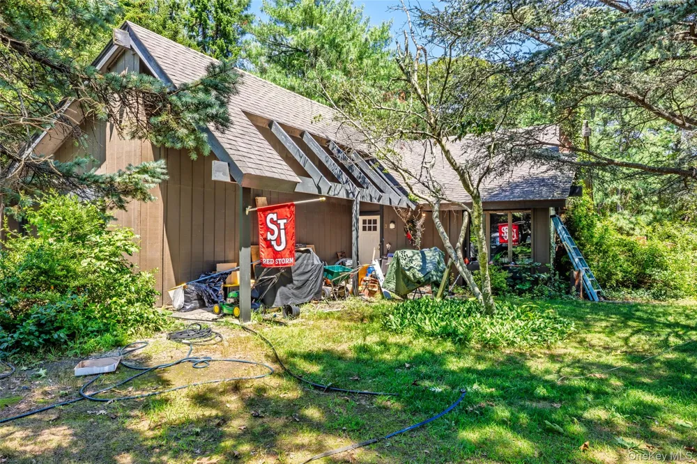 3 Gaton Lane Coram, NY 11727