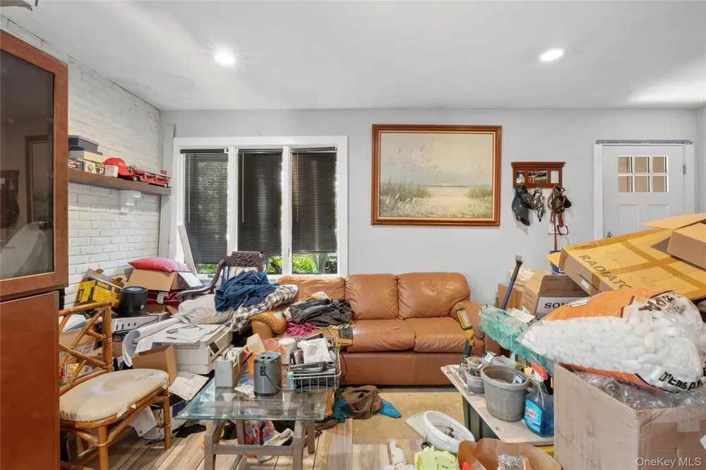 3 Gaton Lane Coram, NY 11727