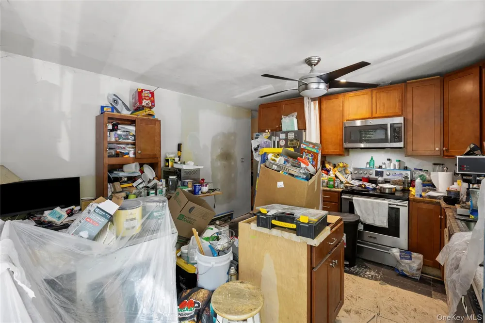 3 Gaton Lane Coram, NY 11727