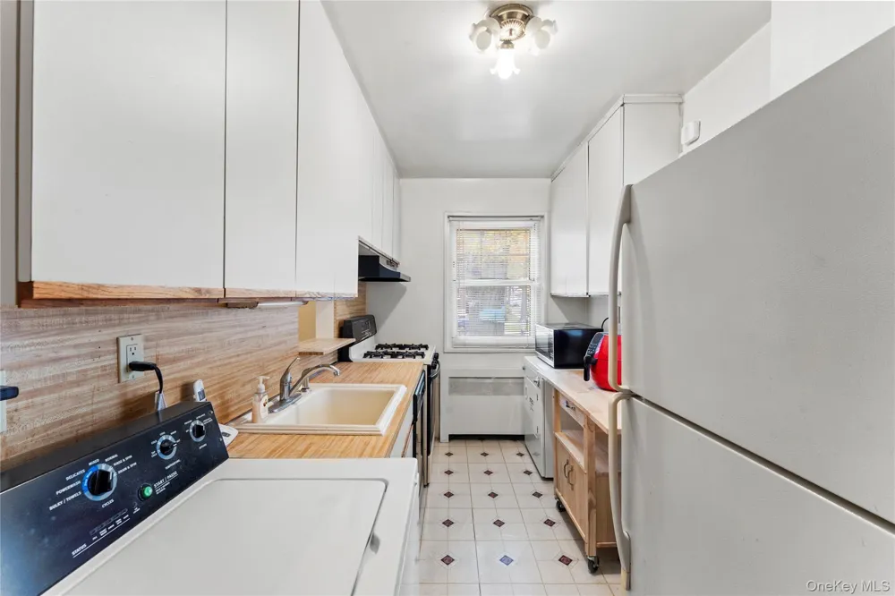 251-29 61st Avenue ##719 Little Neck, NY 11362
