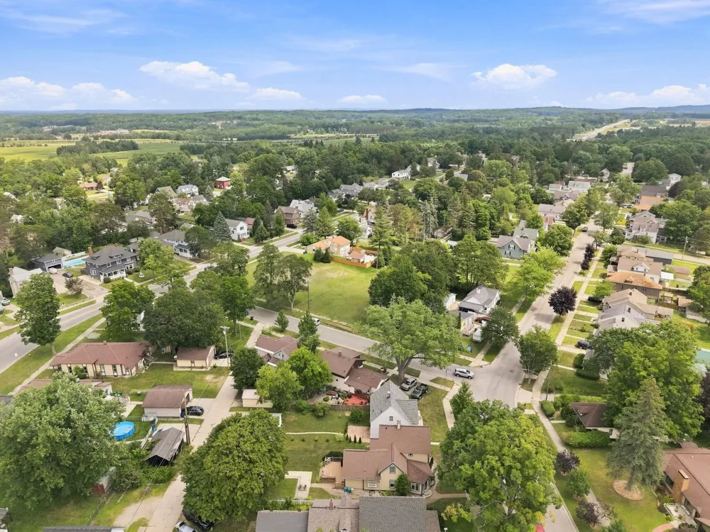 521 E Chapin Street Cadillac City, MI 49601