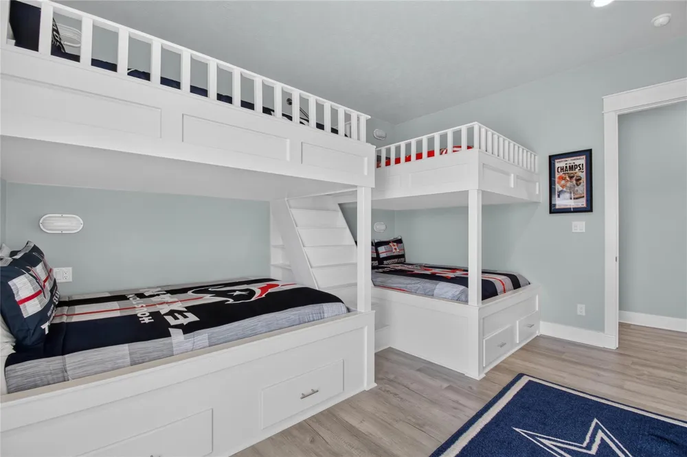 937 S Cove Crystal Beach, TX 77650