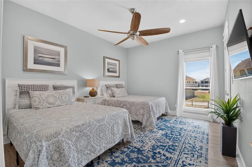 937 S Cove Crystal Beach, TX 77650
