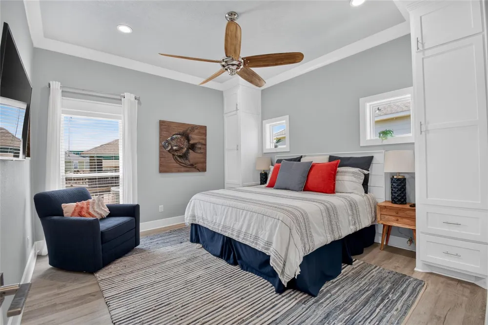 937 S Cove Crystal Beach, TX 77650