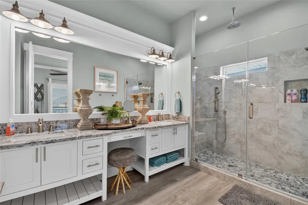 937 S Cove Crystal Beach, TX 77650