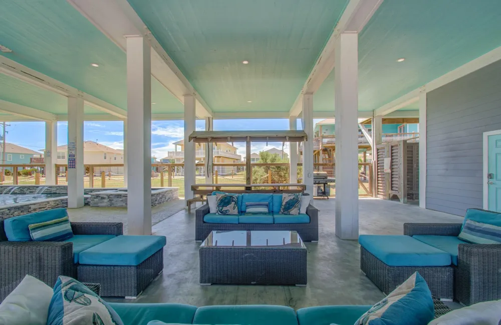 937 S Cove Crystal Beach, TX 77650