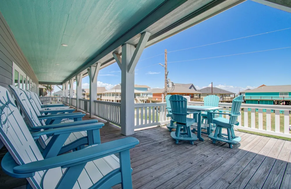 937 S Cove Crystal Beach, TX 77650