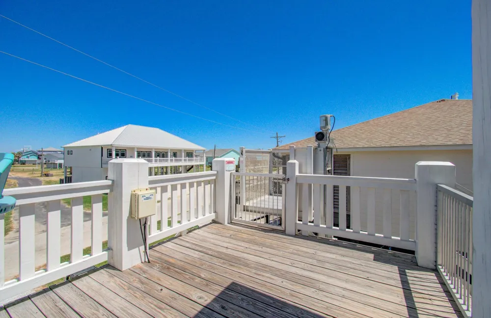 937 S Cove Crystal Beach, TX 77650