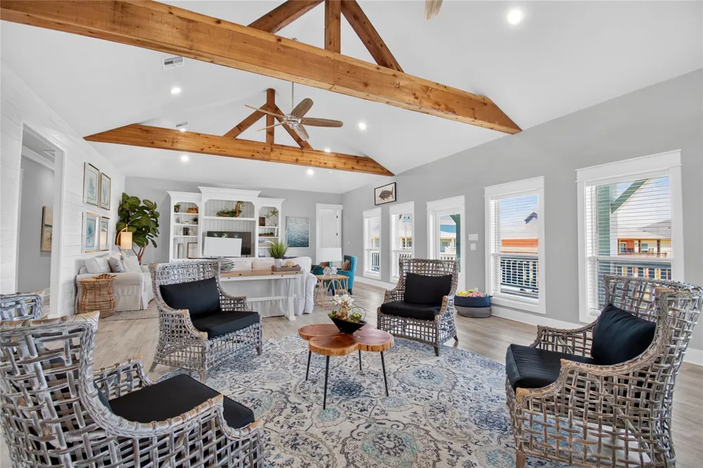 937 S Cove Crystal Beach, TX 77650