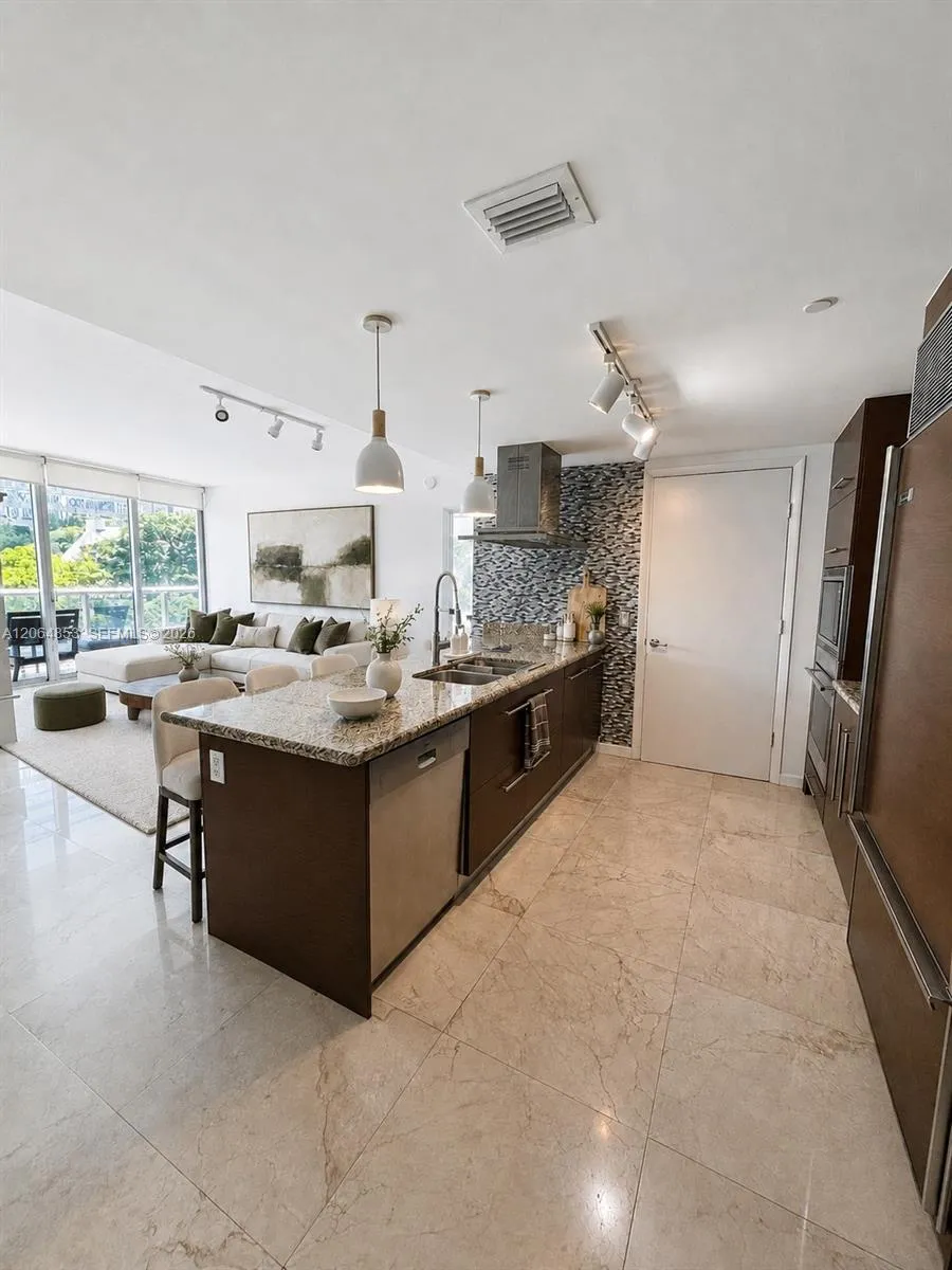 495 Brickell Ave #411 Miami, FL 33131