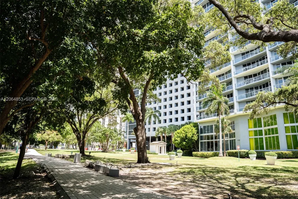 495 Brickell Ave #411 Miami, FL 33131