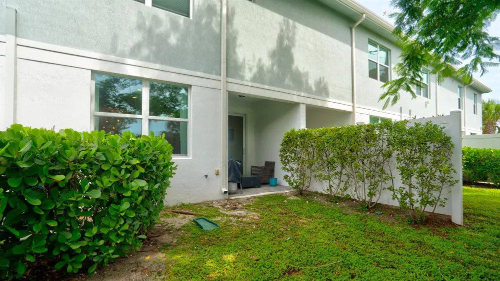 576 PARSONS WAY Deerfield Beach, FL 33442