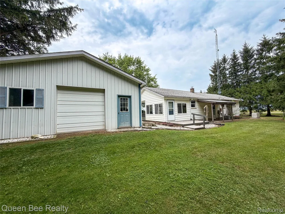 9012 Lincoln Road Sand Beach Township, MI 48441