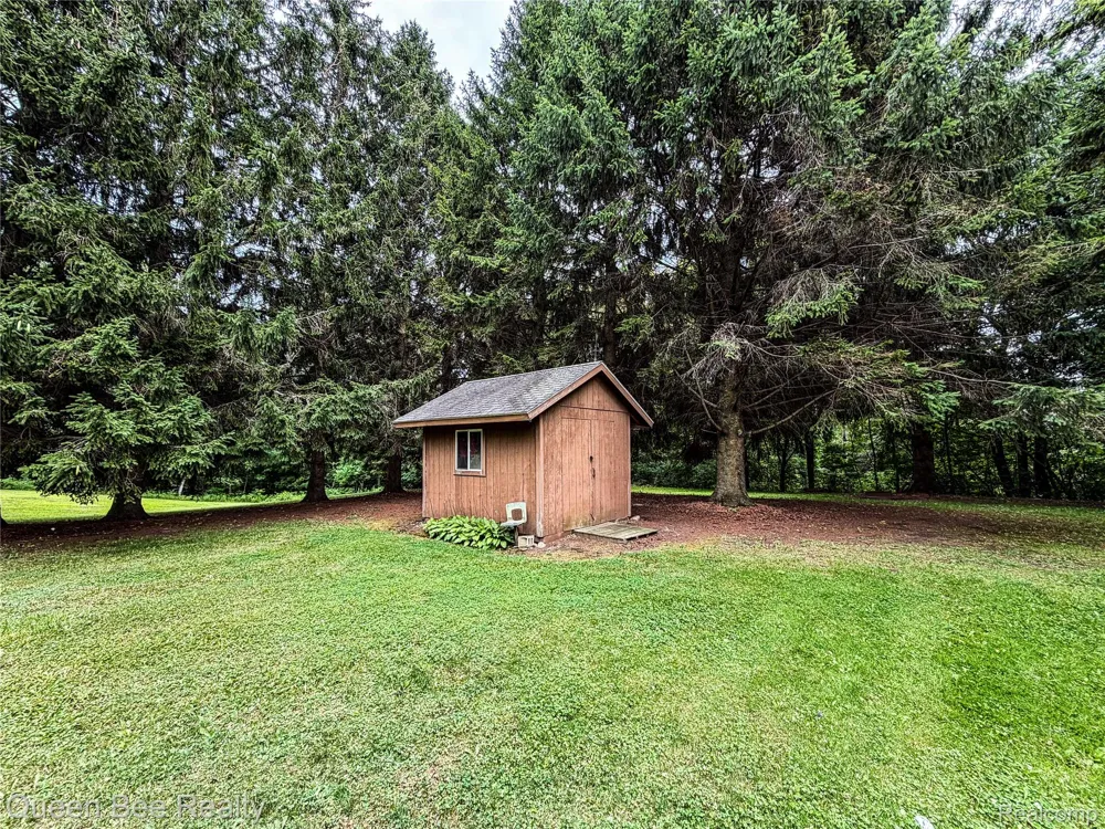 9012 Lincoln Road Sand Beach Township, MI 48441