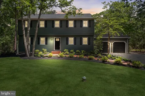 2 WOODS EDGE COURT