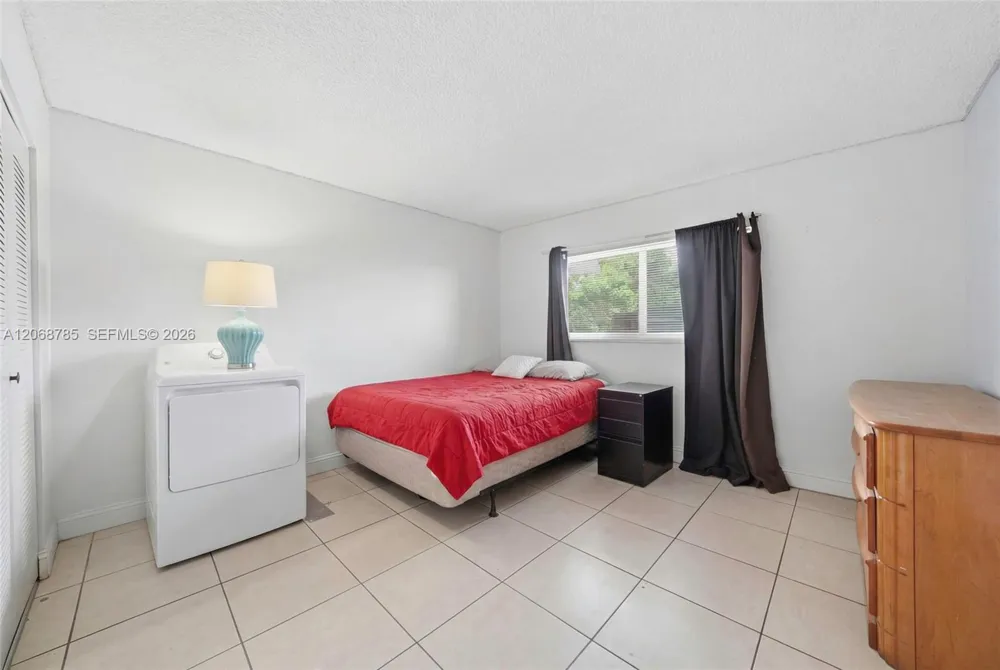 9375 Fontainebleau Blvd #L301 Miami, FL 33172