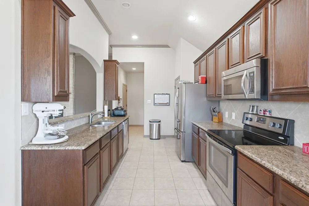 4916 Lakepark Drive Sanger, TX 76266