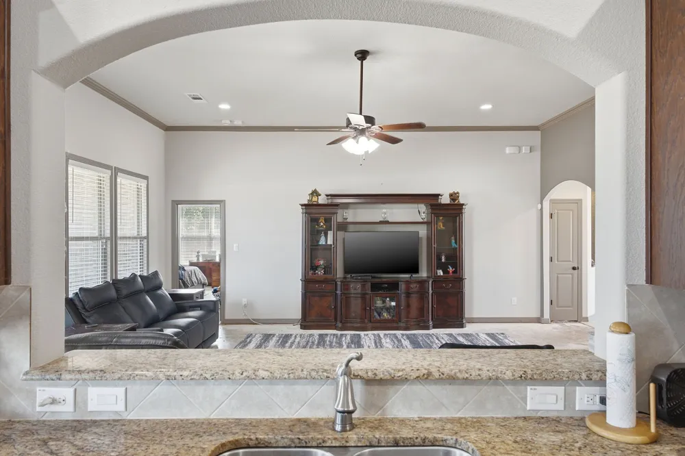 4916 Lakepark Drive Sanger, TX 76266
