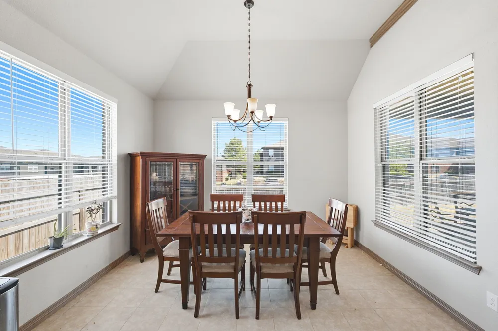 4916 Lakepark Drive Sanger, TX 76266