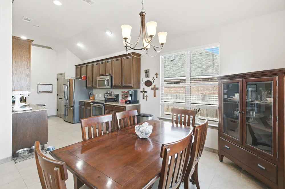 4916 Lakepark Drive Sanger, TX 76266