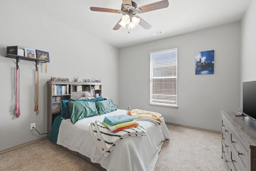4916 Lakepark Drive Sanger, TX 76266