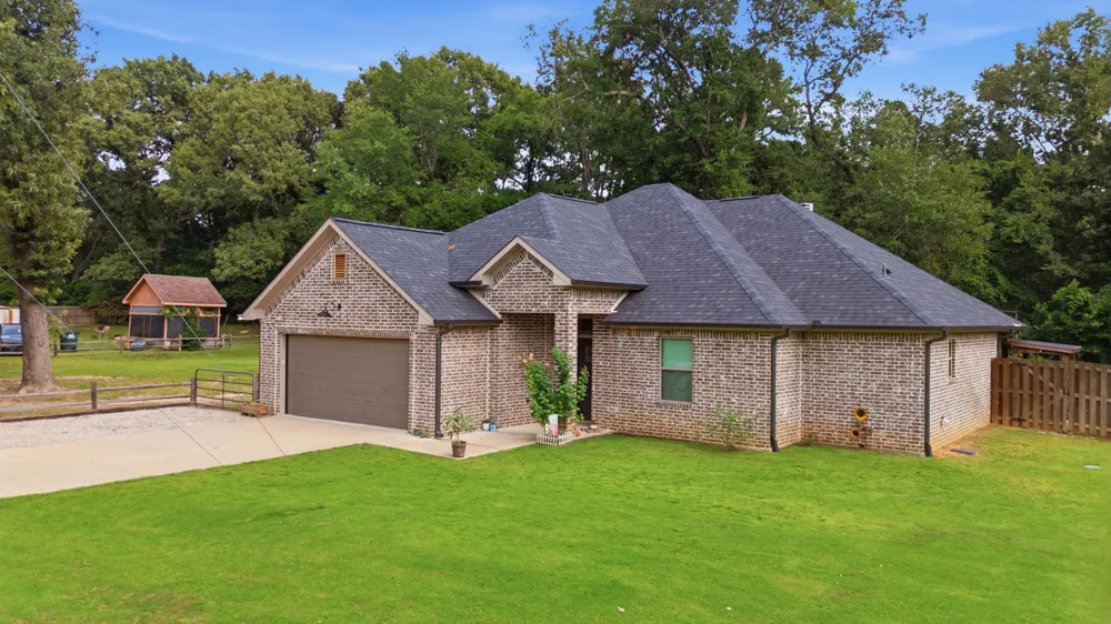 13497 Indian Drive Tyler, TX 75709