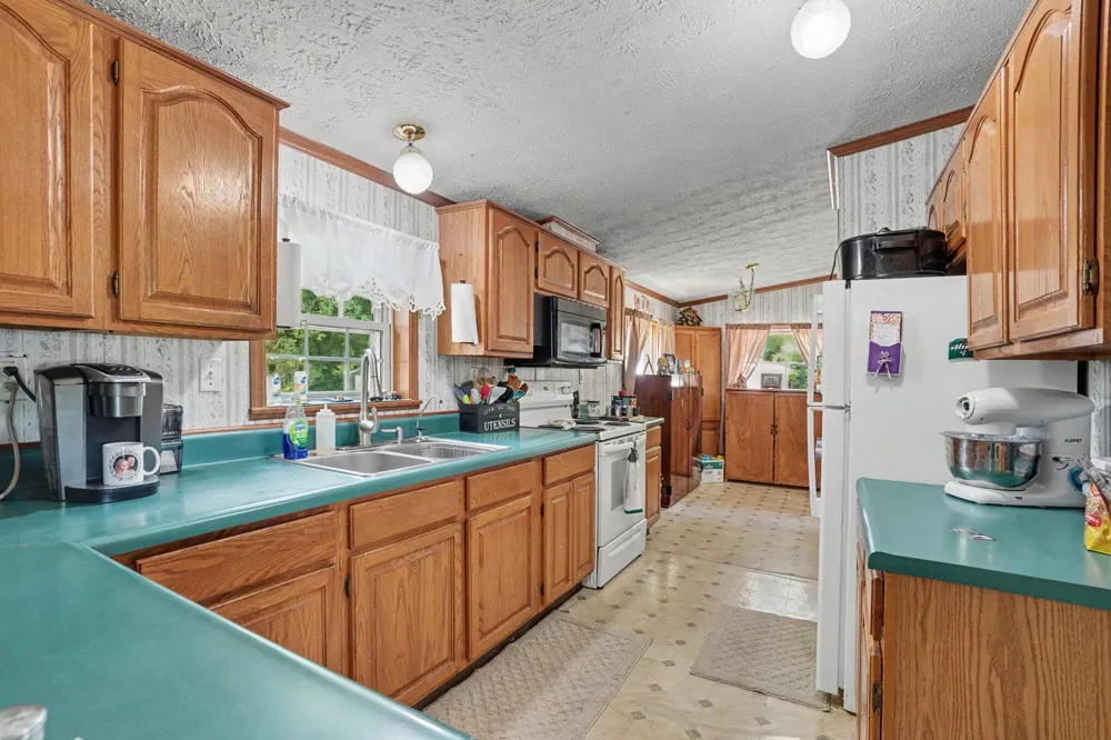 14420 Portage Road Vicksburg, MI 49097