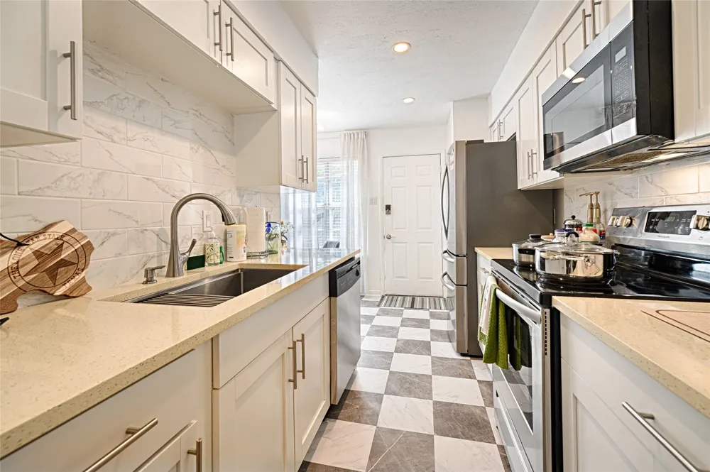13852 Brookgreen Drive Dallas, TX 75240