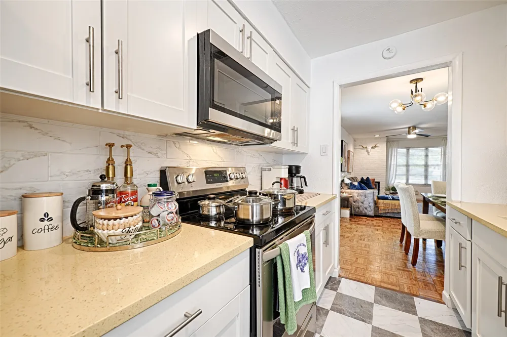13852 Brookgreen Drive Dallas, TX 75240