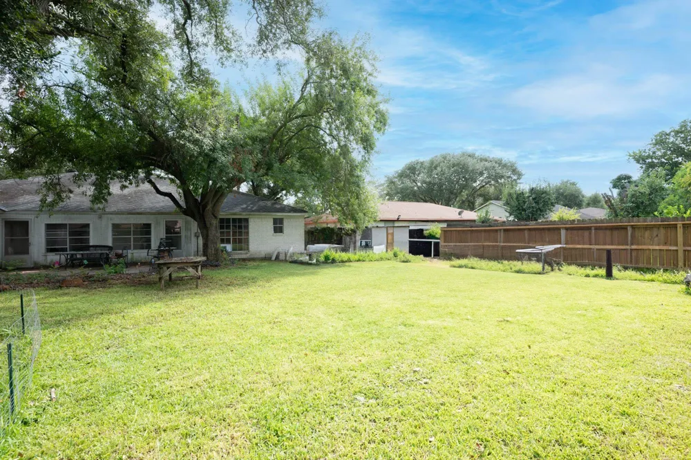 1856 Acacia Circle Freeport, TX 77541