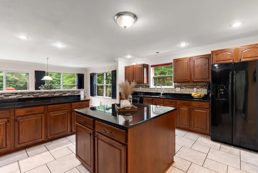 9354 Stratford Woods Trail Kalamazoo, MI 49009