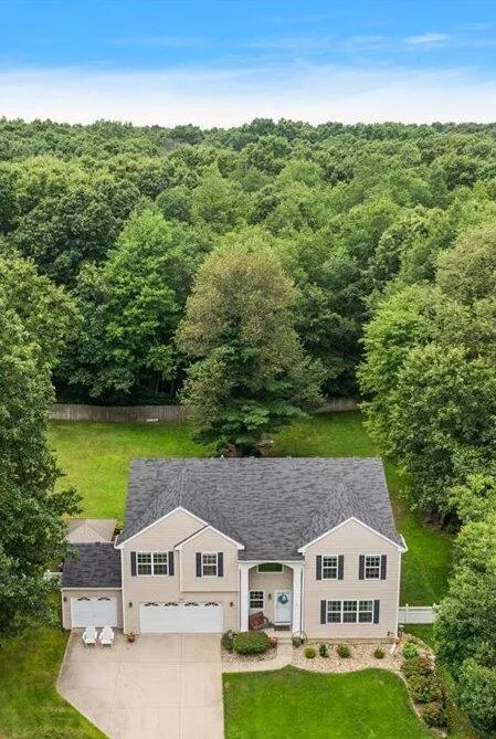 9354 Stratford Woods Trail Kalamazoo, MI 49009