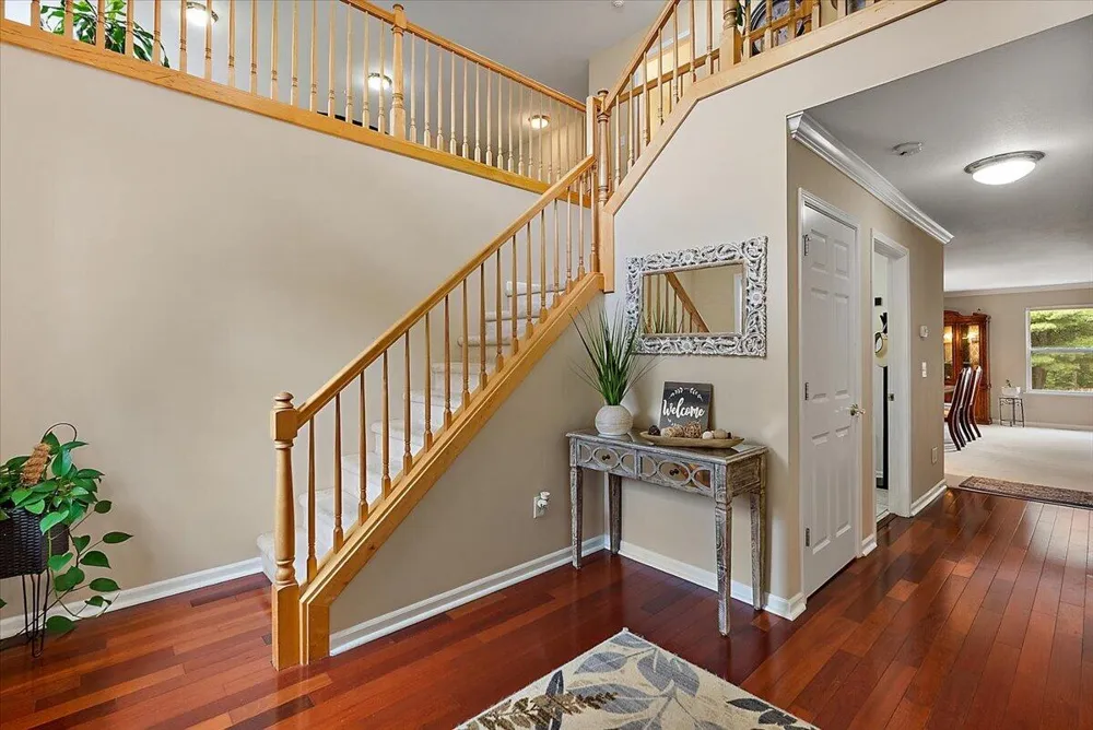 9354 Stratford Woods Trail Kalamazoo, MI 49009