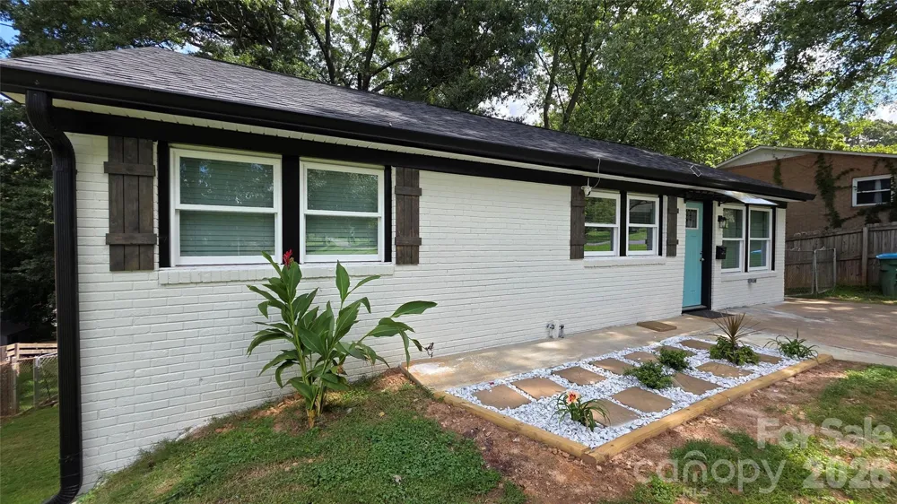 513 E Ohio Avenue Bessemer City, NC 28016