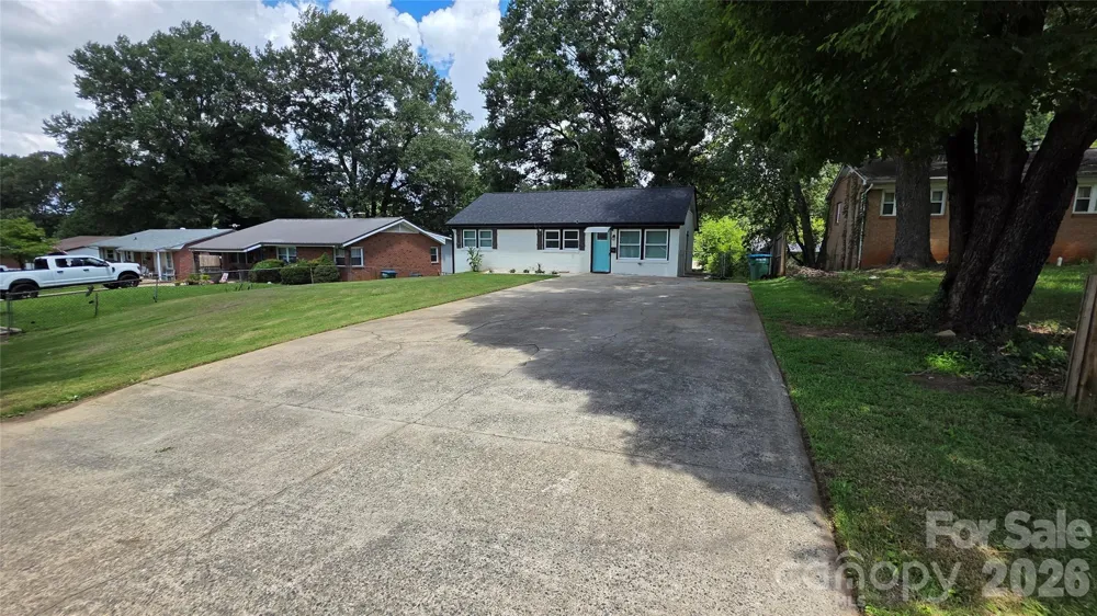513 E Ohio Avenue Bessemer City, NC 28016