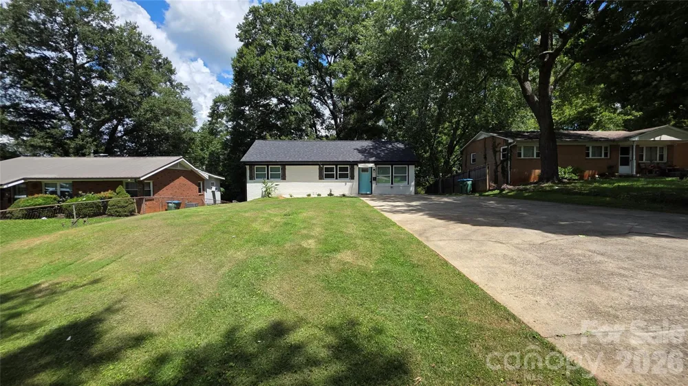 513 E Ohio Avenue Bessemer City, NC 28016
