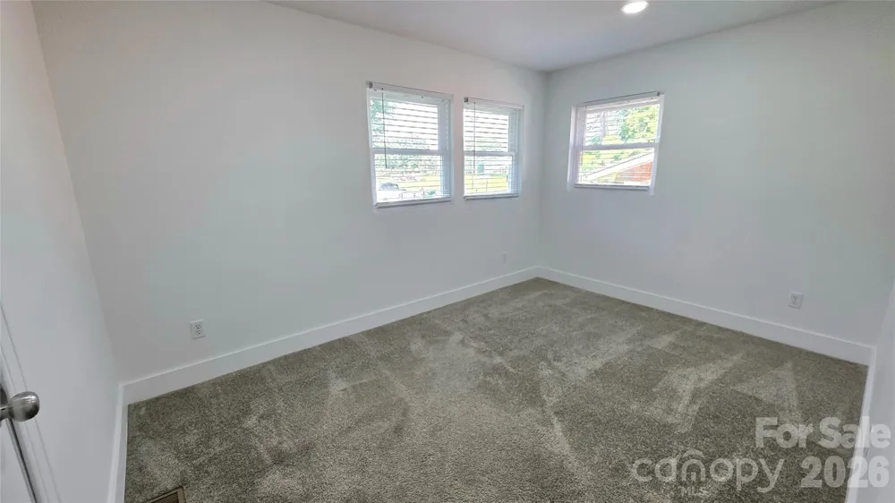 513 E Ohio Avenue Bessemer City, NC 28016