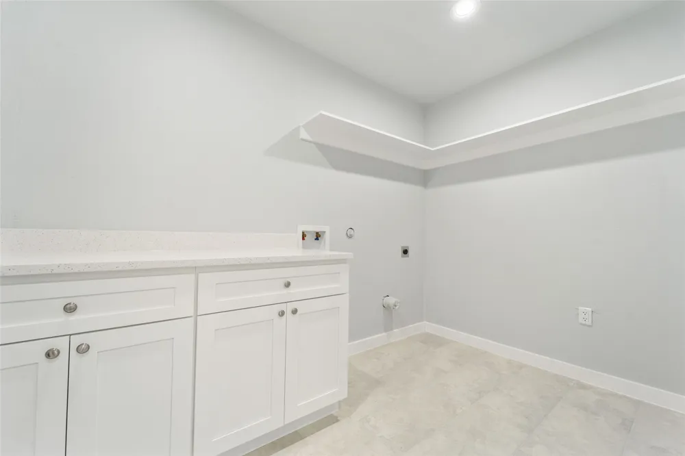 11915 Carson Balch Springs, TX 75180