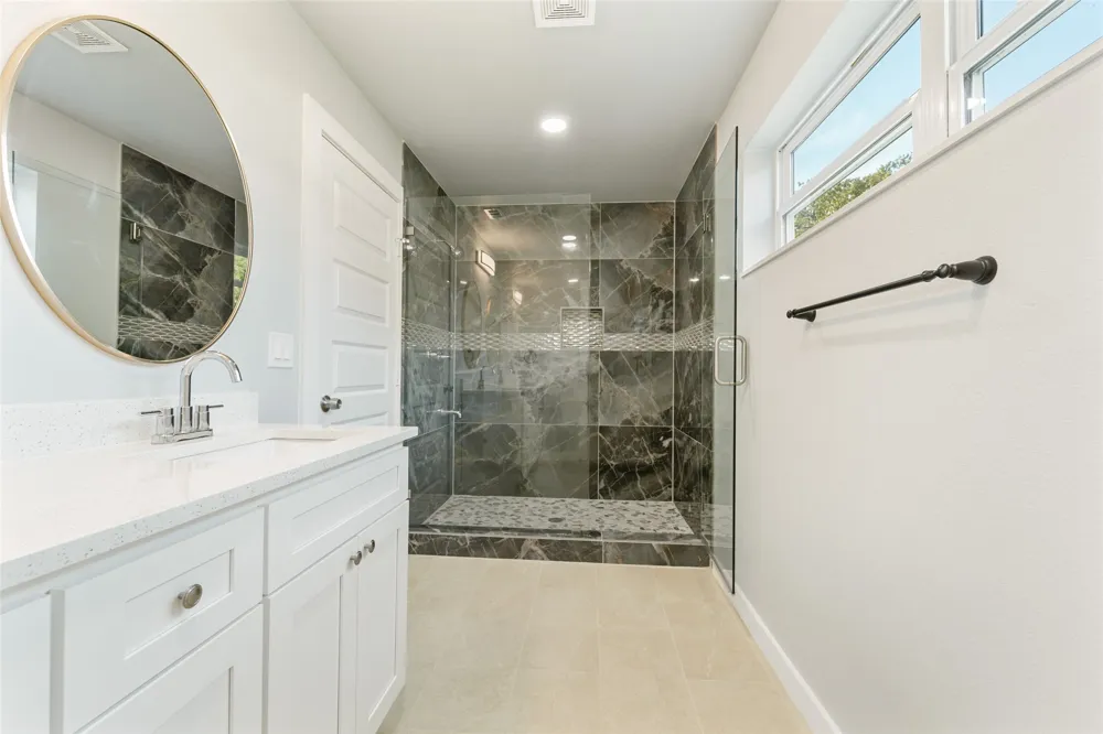 11915 Carson Balch Springs, TX 75180